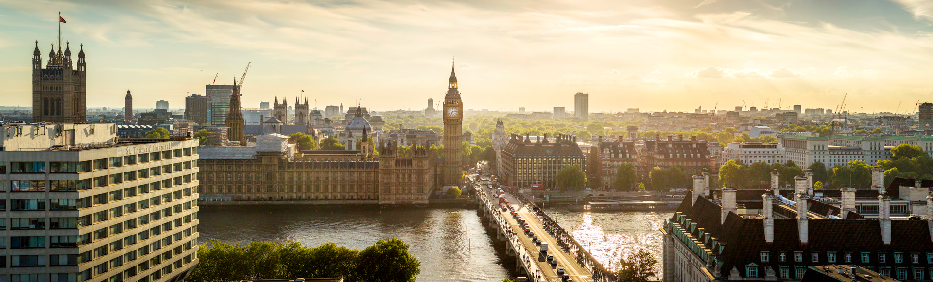View of the Houses of Parliament, Big Ben and the river Thames.